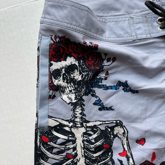 Sec 119 Board Shorts Mens 36 Grateful Dead Skeleton Red Roses Lightweight Trunks - Picture 8 of 12